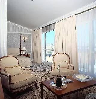 Olissippo Castelo 4*