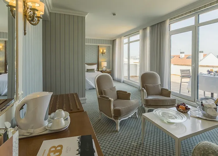 Olissippo Castelo Hotel 4*