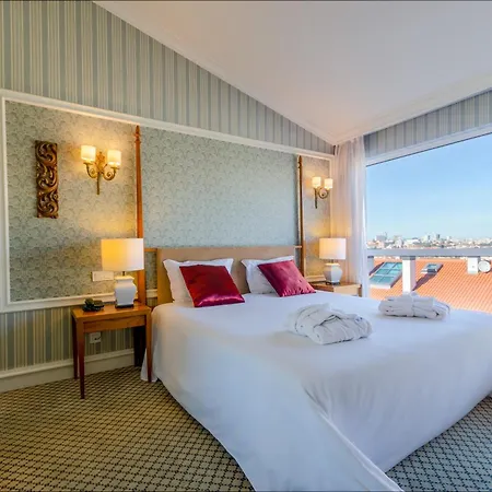 Olissippo Castelo Hotel 4*