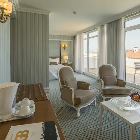 Olissippo Castelo Hotel 4*